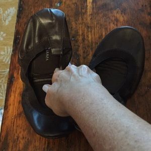 NWOB chocolate brown sz 10 Yosi Samra ballet flats